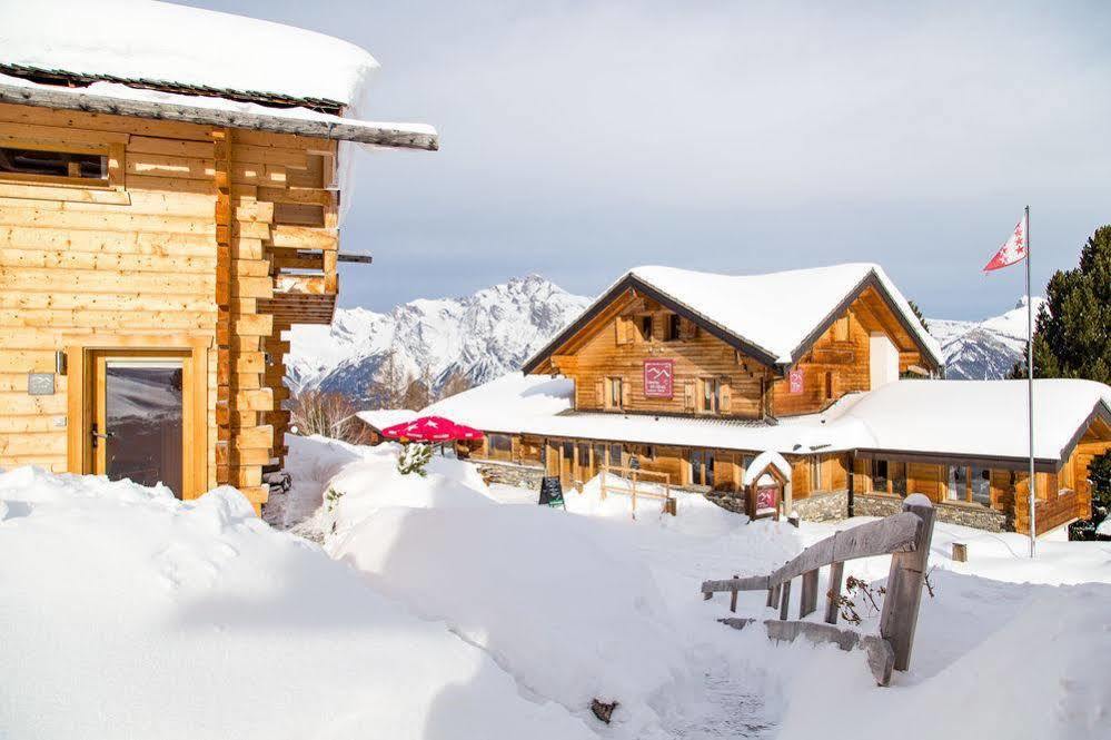 Отель Hameau Les Cleves Нанда Экстерьер фото